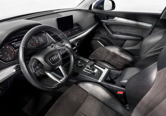 Подержанный автомобиль Audi Q5 2018 года (9 фото)
