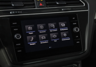 Подержанный автомобиль Volkswagen Tiguan 2019 года (13 фото)