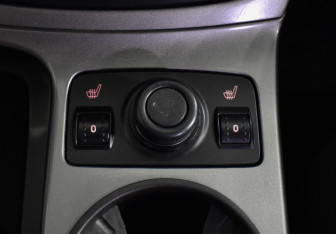 Подержанный автомобиль Ford Kuga 2014 года (16 фото)