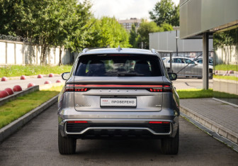 Подержанный автомобиль Geely Monjaro 2022 года (7 фото)