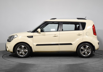 Подержанный автомобиль Kia Soul 2012 года (8 фото)