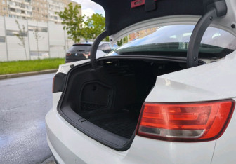 Подержанный автомобиль Audi A4 Sedan 2015 года (19 фото)