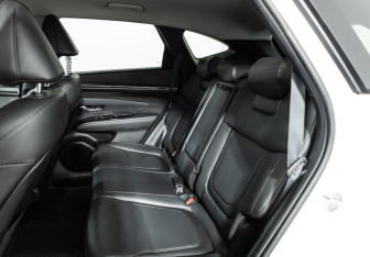 Подержанный автомобиль Hyundai Tucson 2023 года (10 фото)