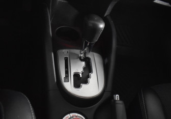 Подержанный автомобиль Citroen C-Crosser 2010 года (16 фото)