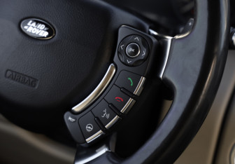 Подержанный автомобиль Land Rover Range Rover 2012 года (15 фото)