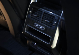 Подержанный автомобиль Land Rover Range Rover Sport 2015 года (22 фото)