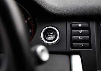 Подержанный автомобиль Land Rover Discovery Sport 2017 года (19 фото)