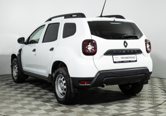 Подержанный автомобиль Renault Duster 2021 года (7 фото)