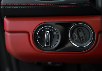 Подержанный автомобиль Porsche Cayman 2017 года (21 фото)