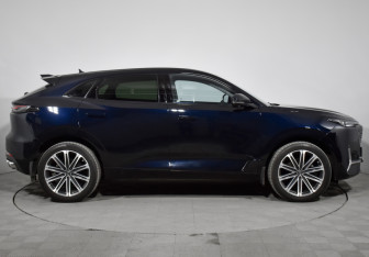 Подержанный автомобиль Changan UNI-K 2022 года (4 фото)