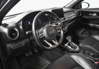 Подержанный автомобиль Kia Cerato Sedan 2021 года (9 фото)