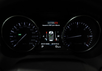 Подержанный автомобиль Land Rover Range Rover Evoque 2012 года (12 фото)