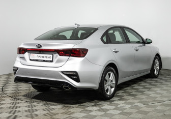 Подержанный автомобиль Kia Cerato Sedan 2019 года (5 фото)