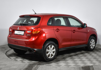 Подержанный автомобиль Mitsubishi ASX 2013 года (5 фото)