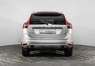 Подержанный автомобиль Volvo XC60 2017 года (6 фото)