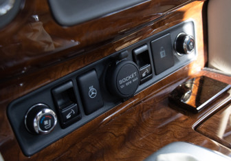 Подержанный автомобиль Infiniti QX80 2015 года (21 фото)