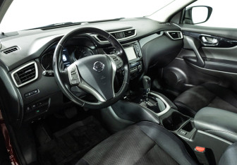 Подержанный автомобиль Nissan Qashqai 2014 года (11 фото)