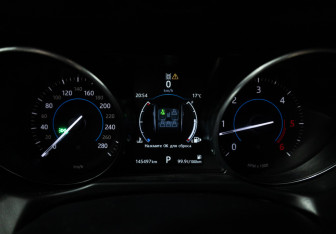 Подержанный автомобиль Jaguar XF Sedan 2016 года (12 фото)