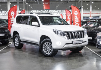 Подержанный автомобиль Toyota Land Cruiser Prado 2014 года (3 фото)