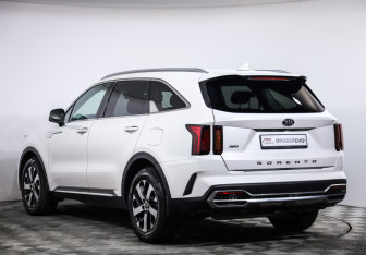 Подержанный автомобиль Kia Sorento 2021 года (7 фото)