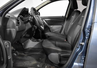 Подержанный автомобиль Renault Duster 2016 года (10 фото)