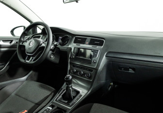 Подержанный автомобиль Volkswagen Golf Hatchback 2014 года (9 фото)