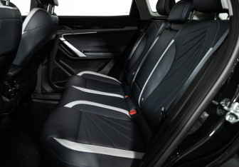 Подержанный автомобиль Geely Atlas 2024 года (10 фото)