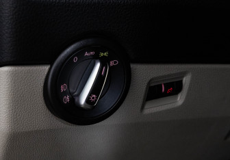 Подержанный автомобиль Volkswagen Multivan 2015 года (19 фото)