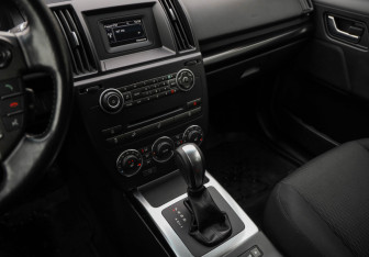 Подержанный автомобиль Land Rover Freelander 2013 года (21 фото)