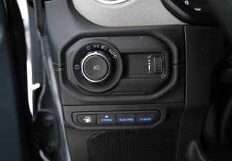 Подержанный автомобиль Jeep Wrangler 2023 года (17 фото)