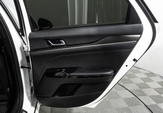 Подержанный автомобиль Kia K5 2022 года (31 фото)