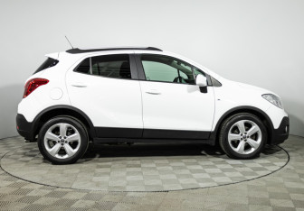Подержанный автомобиль Opel Mokka 2014 года (4 фото)