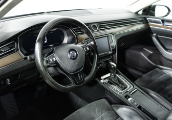 Подержанный автомобиль Volkswagen Passat Sedan 2016 года (11 фото)