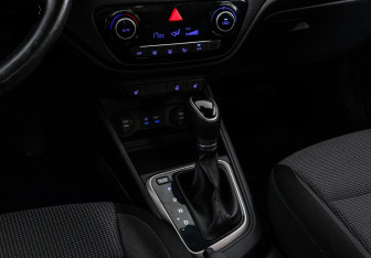 Подержанный автомобиль Hyundai Solaris Sedan 2017 года (13 фото)