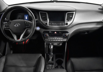 Подержанный автомобиль Hyundai Tucson 2017 года (14 фото)