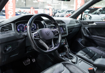 Подержанный автомобиль Volkswagen Tiguan 2021 года (13 фото)