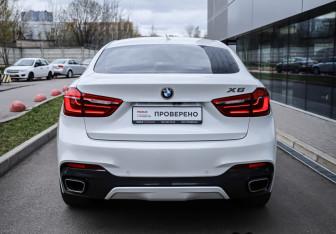 Подержанный автомобиль BMW X6 2018 года (5 фото)