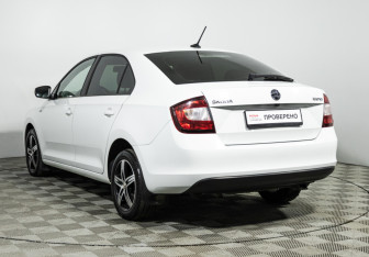 Подержанный автомобиль Skoda Rapid Liftback 2019 года (7 фото)