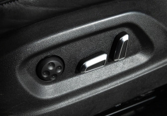 Подержанный автомобиль Audi Q5 2013 года (15 фото)