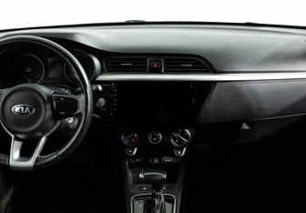 Подержанный автомобиль Kia Rio Sedan 2020 года (14 фото)
