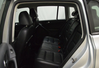 Подержанный автомобиль Volkswagen Tiguan 2010 года (10 фото)