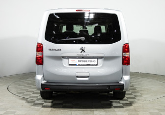 Подержанный автомобиль Peugeot Traveller 2021 года (6 фото)