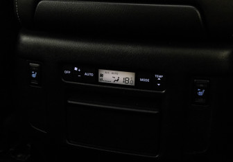 Подержанный автомобиль Infiniti QX80 2016 года (36 фото)