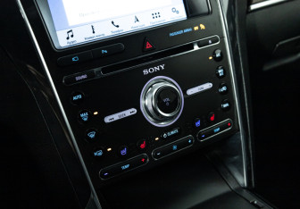 Подержанный автомобиль Ford Explorer 2018 года (16 фото)