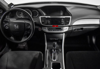 Подержанный автомобиль Honda Accord Sedan 2013 года (15 фото)