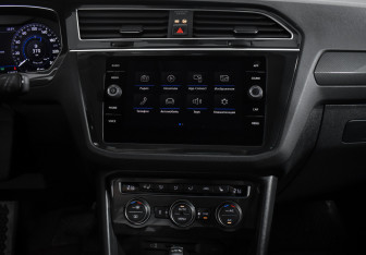 Подержанный автомобиль Volkswagen Tiguan 2017 года (15 фото)