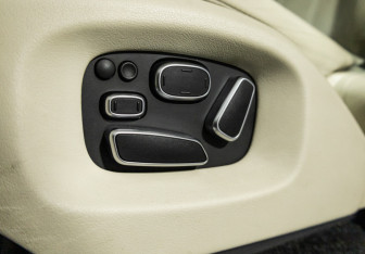 Подержанный автомобиль Land Rover Range Rover 2015 года (15 фото)