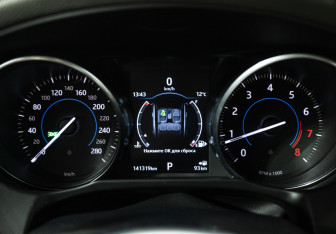 Подержанный автомобиль Jaguar XF Sedan 2017 года (12 фото)