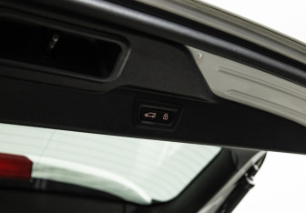 Подержанный автомобиль BMW X5 2017 года (28 фото)