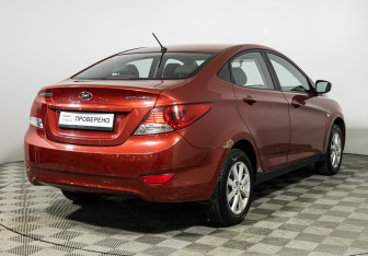 Подержанный автомобиль Hyundai Solaris Sedan 2013 года (5 фото)